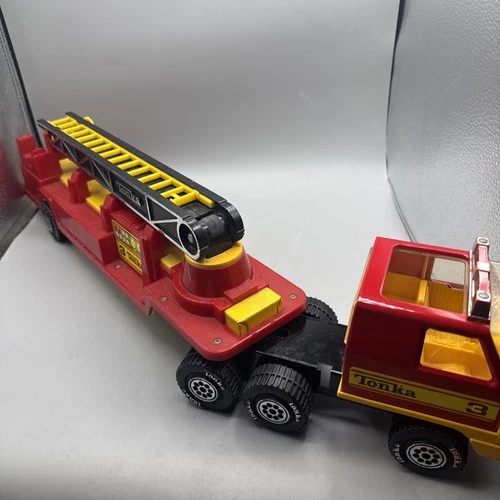 Vintage 1978 Tonka #3 Red Yellow Fire Truck with Adjustable Ladder USA