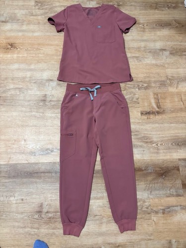 Women's Figs Zamora Scrub Pants & Catarina One Pocket Scrub Top - XS Petite / XS