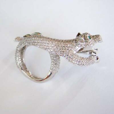 Marvelous Juguar Design Women's Fashion Band With Simulated Sapphire & Emerald