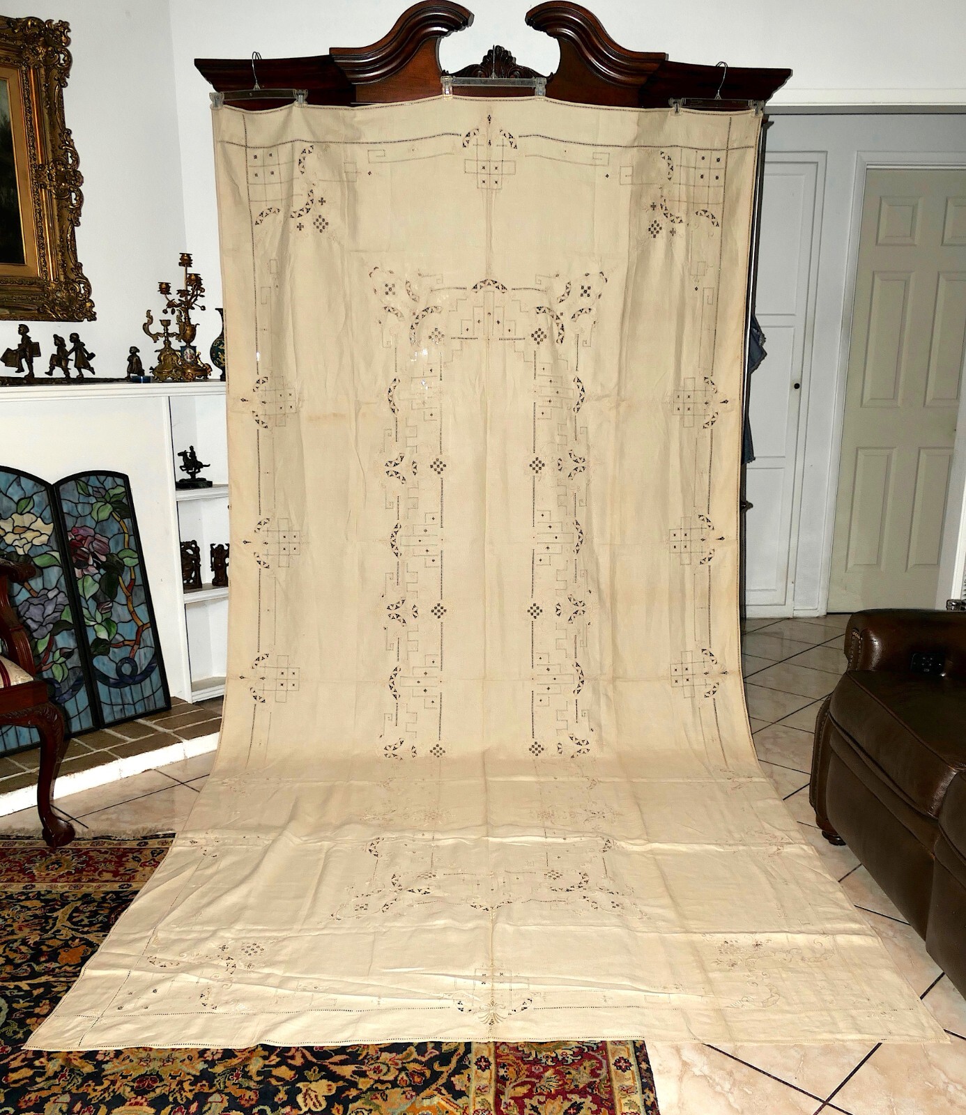 Picture 3 of 24