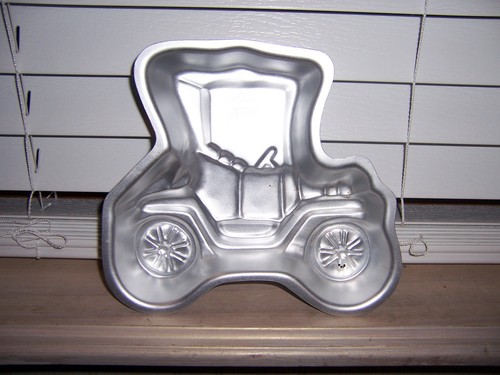 Wilton Antique Car Cake Pan - Picture 2 of 8