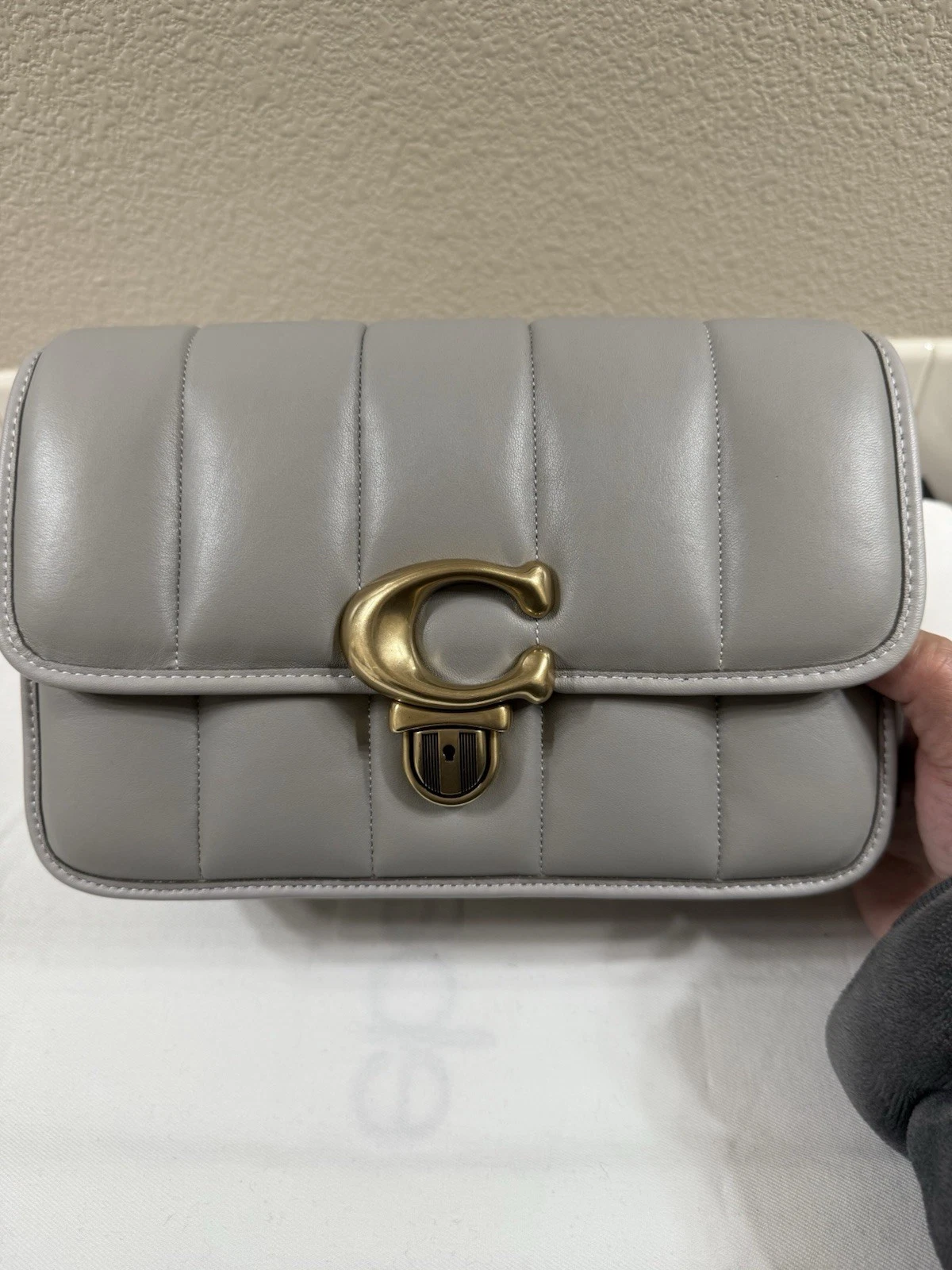 Borsa a tracolla Coach Studio in pelle trapuntata grigio tortora nuova senza etichetta