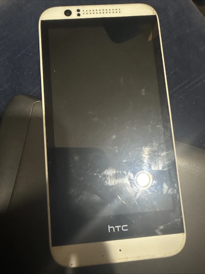 HTC 6900 Accessories Bundle: case/ pouch, headset, adapters - Image 2 of 2