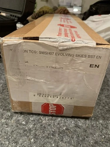 Pokemon Evolving Skies Booster Box