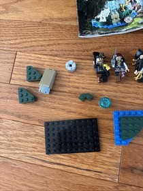 LEGO 4192 Fountain of Youth Pirates of the Caribbean - Incomplete W/Minifigs