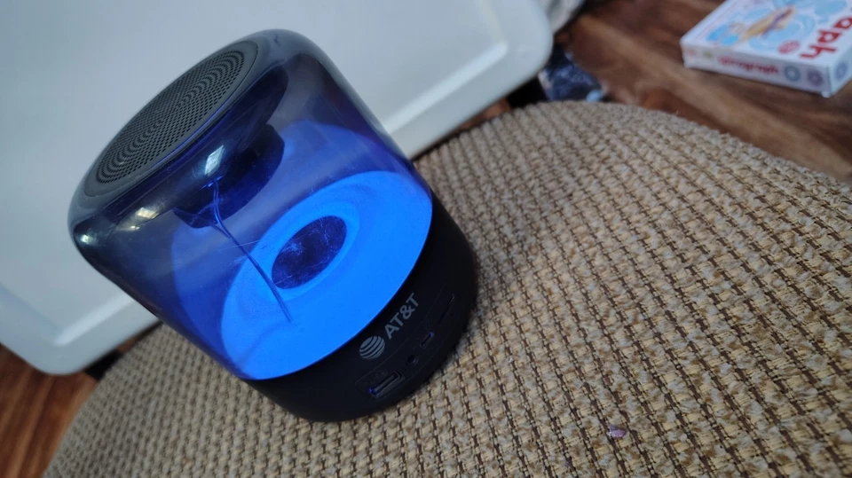 Altavoz inalámbrico Bluetooth AT&T Blu Tooth Foto 2 de 2