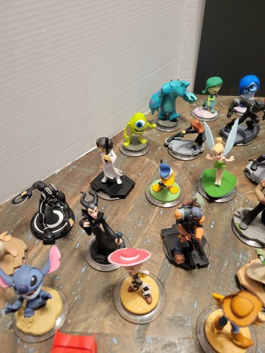 Wii U Disney Infinity Set 2.0 and 3.0 - 75 Figures, 20 Power-Ups, & 15 Worlds. - Picture 15 of 24