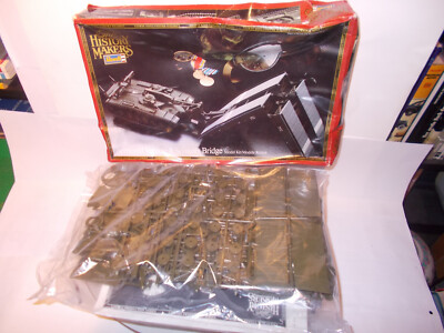 Revell-alt:History Makers 1/40 8608:''Armored Vehicle+''Scissors Bridge'' von 1983
