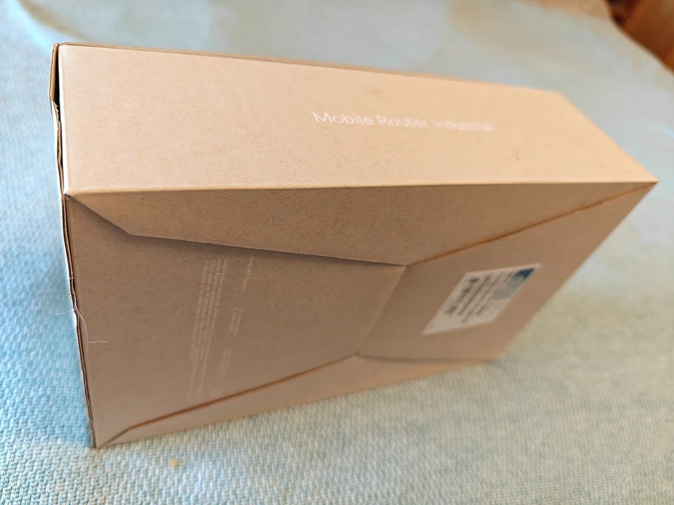 Ubiquiti UMR-Industrial Mobile Router Industrial - LTE Wi-Fi Indoor Outdoor IoT - Image 3 of 4