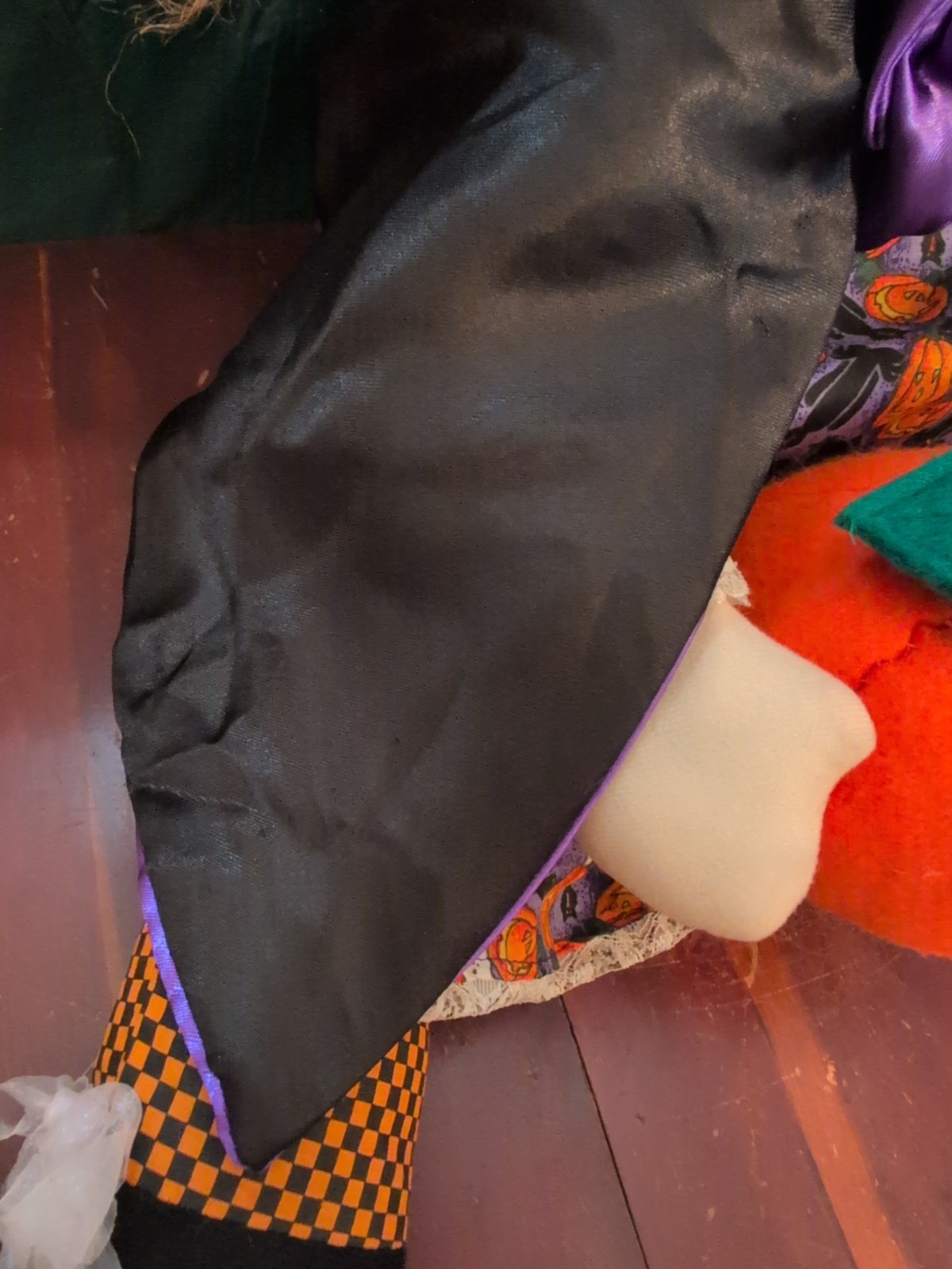 Halloween Folk Art Shelf Sitter Witch Doll/Pumpkin Vintage 2002 Four Star Int Co