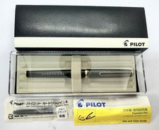 New PILOT Japan Black FOUNTAIN PEN M NIB 14K 585 GOLD TRIM Box With One Refill