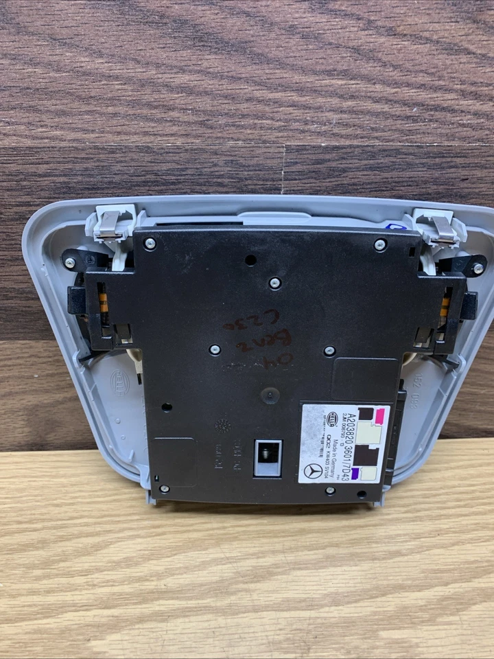 Mercedes-Benz C230 2002-05 Kompressor techo cúpula luz mapa con interruptor techo corredizo OEM Foto 4 de 4