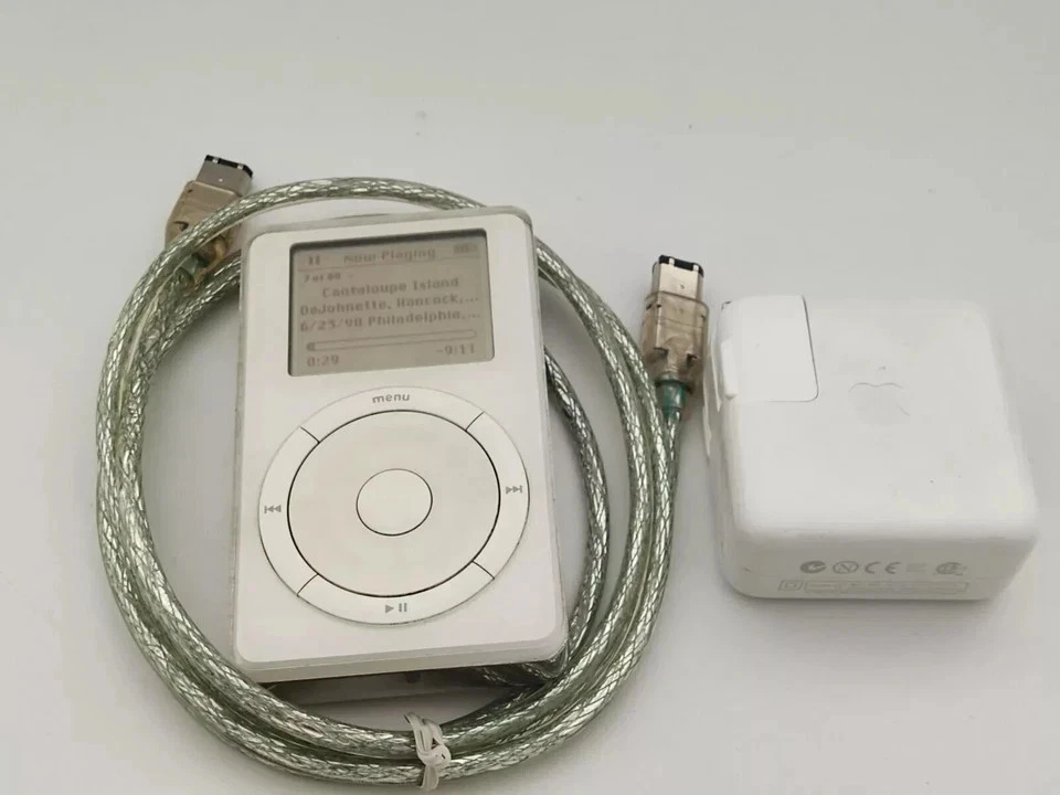 Apple iPod Classic photo 1st/2st/3th/4th - White | Refurbished w/ New Battery - Image 4 of 4
