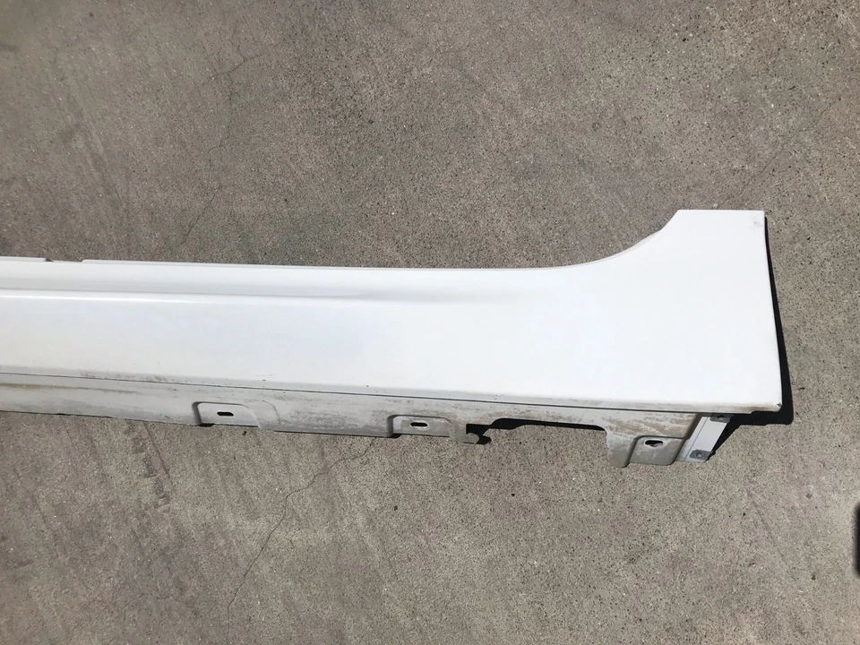 BMW F06 640I 650I GRAN CUPÉ M-SPORT LADO CONDUCTOR IZQUIERDO FALDÓN BASCULANTE MOLDEADO Foto 2 de 4