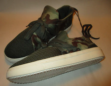 NWT Time Tru Womens 8 Green Camo Mid Rise Memory Foam Cushion No Tie Sneakers