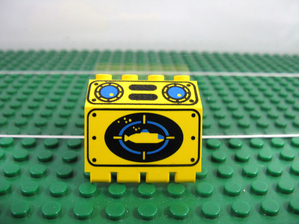 LEGO Yellow Panel 2x4x3 1/3 Hinge Submarine Aquanauts 1822