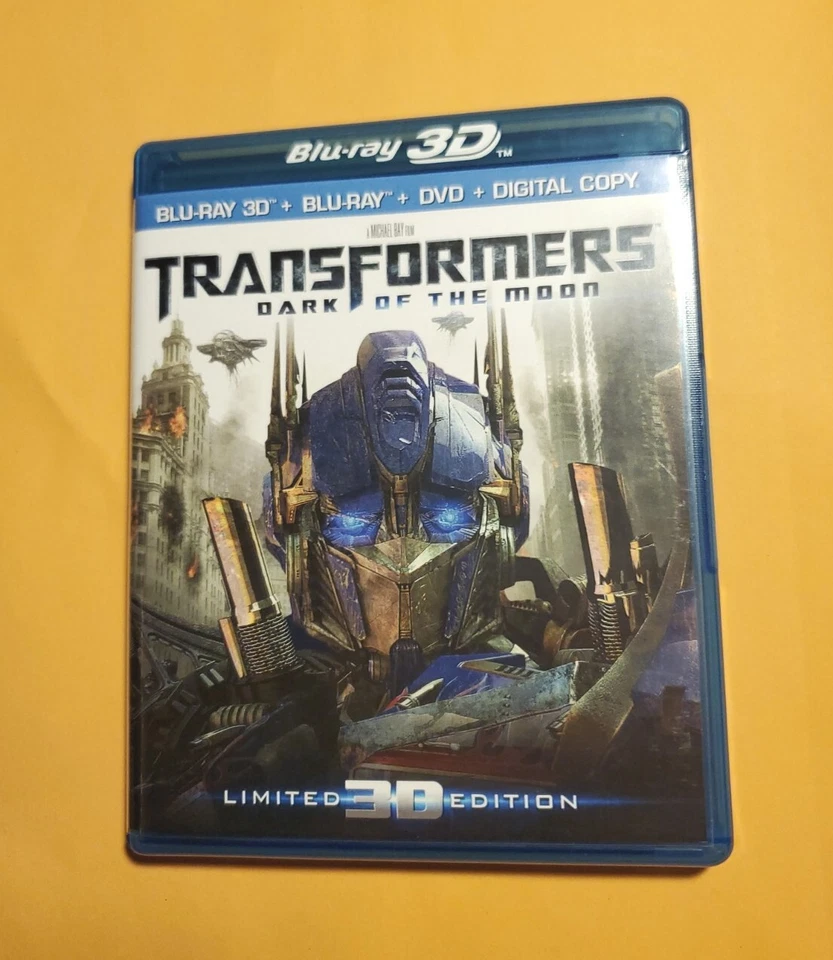Transformers: Dark of the Moon (Limited 3D Blu-Ray Edition) Lenticular Slipcover - Image 3 of 4