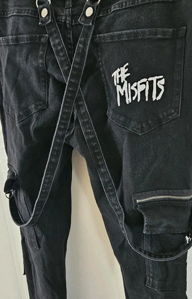 Pantalones de mezclilla ajustados elásticos parche negro Hot Topic Misfits x Social Collision 34x32 Foto 4 de 4