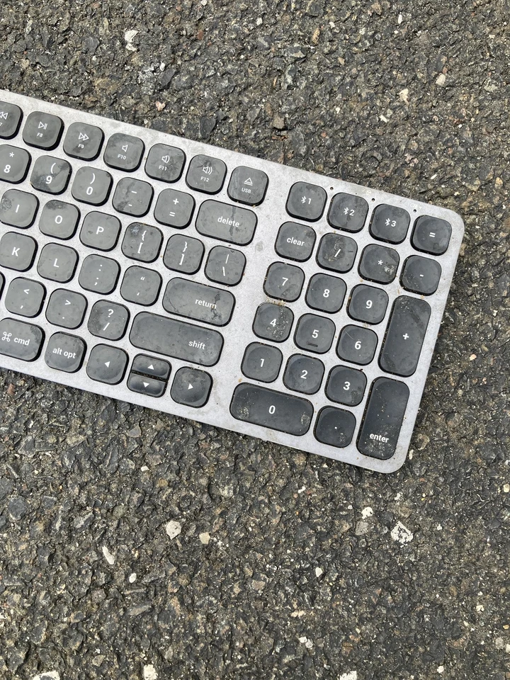 Satechi Compact Backlit Bluetooth 5.0 Keyboard ST-ACBKM Multi-Device for Mac - Image 2 of 3