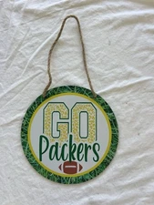 Green Bay Packers "Go Packers" Round Wooden Sign 8"