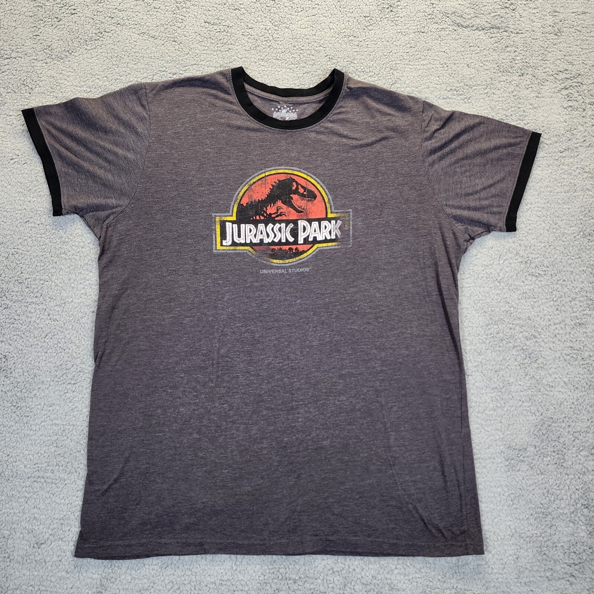 映画 ジュラシックパーク ロゴ Tシャツ Universal Studios ユニバーサルスタジオ オフィシャルグッズ 大人用 Jurassic Park Logo Adult Ringer T-Shirt Jurassic Park Universal Studios Men 2XL T Shirt Ringer Gray
