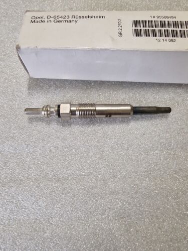 BNIB GENUINE NEW VAUXHALL VIVARO A MOVANO A 1.9 DIESEL GLOW PLUG 95508494 - Picture 3 of 4