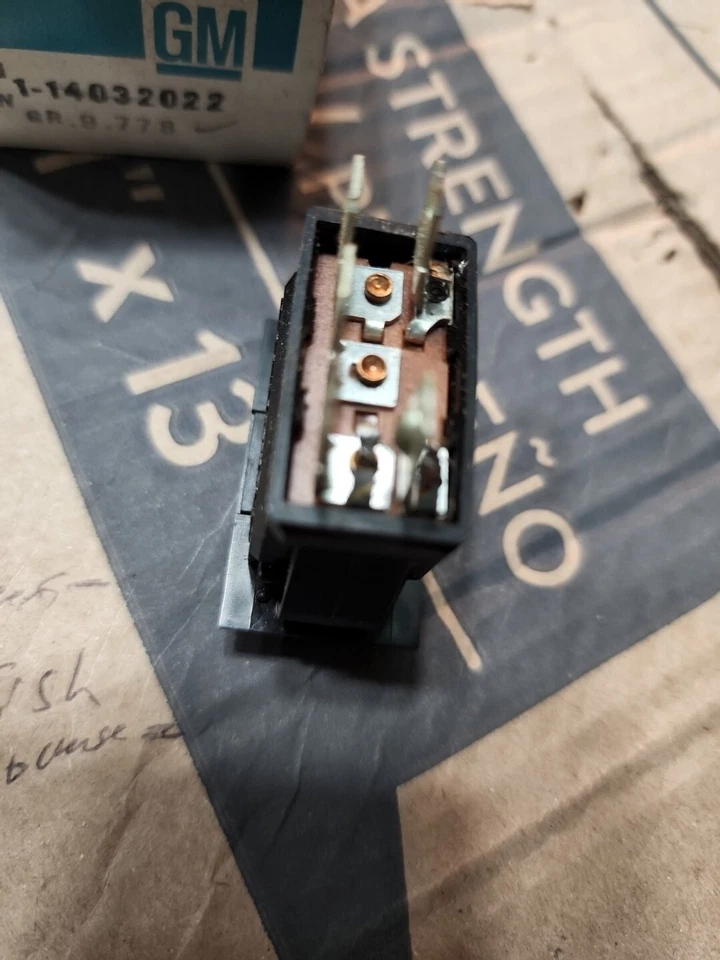 Conjunto de interruptor Cavalier Cadillac Cimarron 82-86 1982-88 como nuevo. Desenfoque ventana trasera Foto 4 de 4