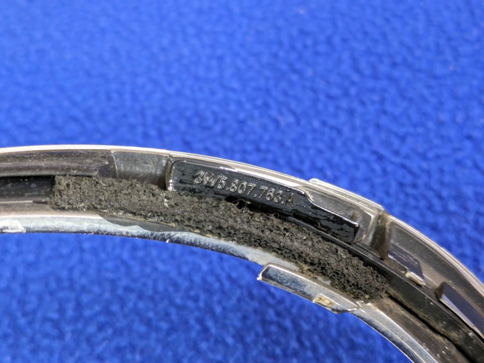 2006-2012 BENTLEY CONTINENTAL FRONT left driver outside HEADLIGHT TRIM ring