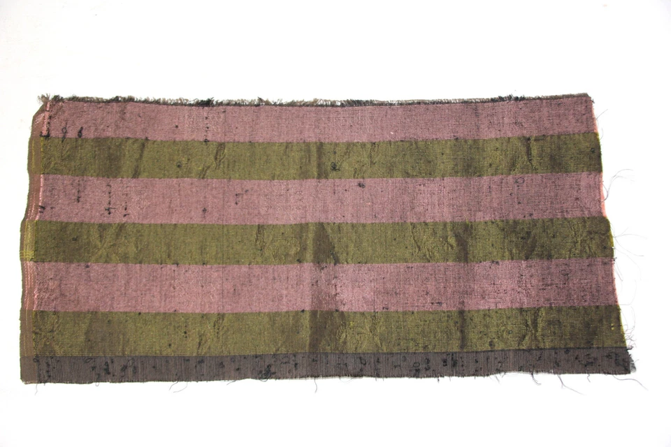 Fragment de tissu, velours et soie. Motifs fleurs.  38 x 18.5 cm - Photo 3/3