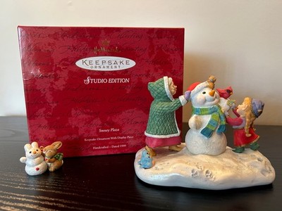 Hallmark Keepsake Studio Edition Snowy Plaza Ornament with Display Piece 1999