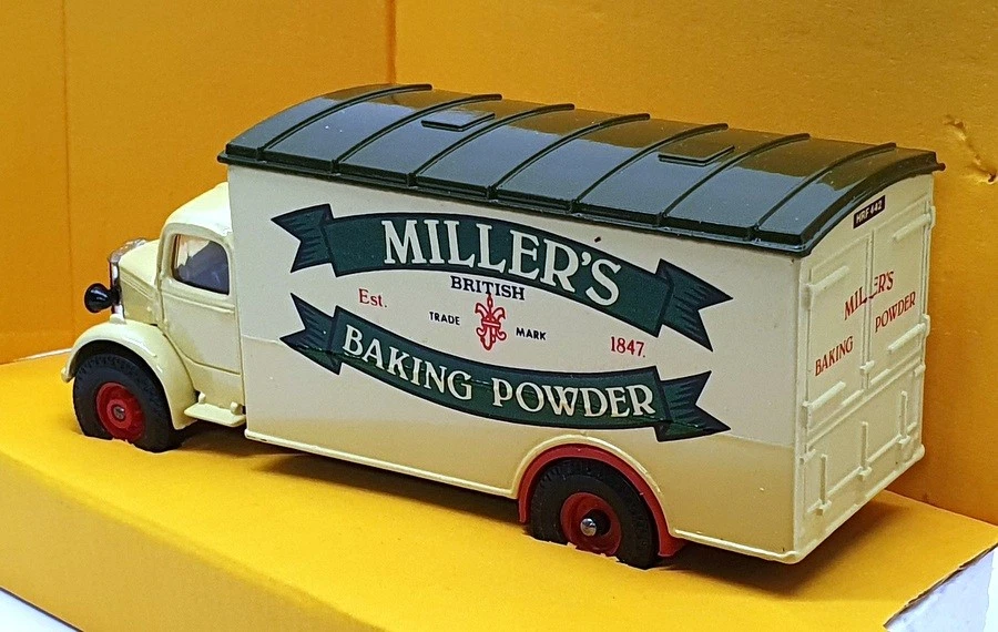 Corgi Appx 14 cm largo diecast D822/5 - Furgoneta Bedford serie O - Miller's Foto 2 de 4