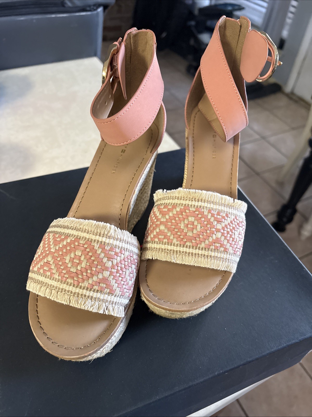 Sandalias de plataforma de cuña rosa con cremallera talla 7,5 para mujer Tommy Hilfiger