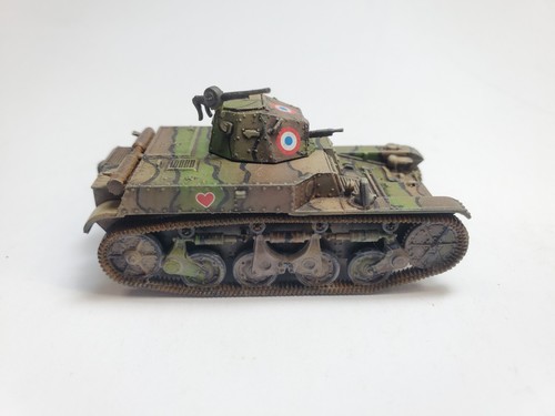 Pro-built 1:72 AMR 35 / Renault ZT-1 - Picture 10 of 11