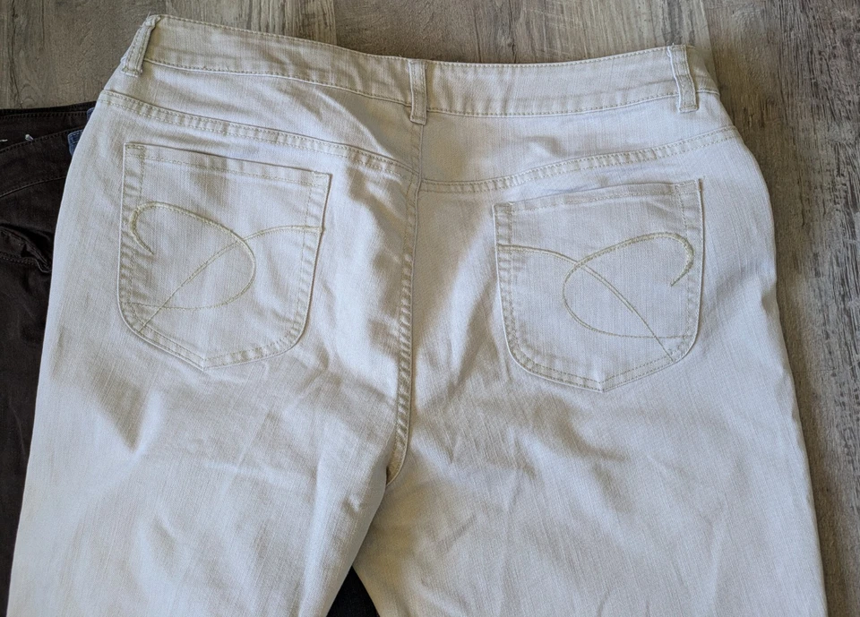 Lot 4 Chico's Women's Pants Size 3 Denim Jeans & Capris Brown, White, Blue, Tan - Image 2 of 4