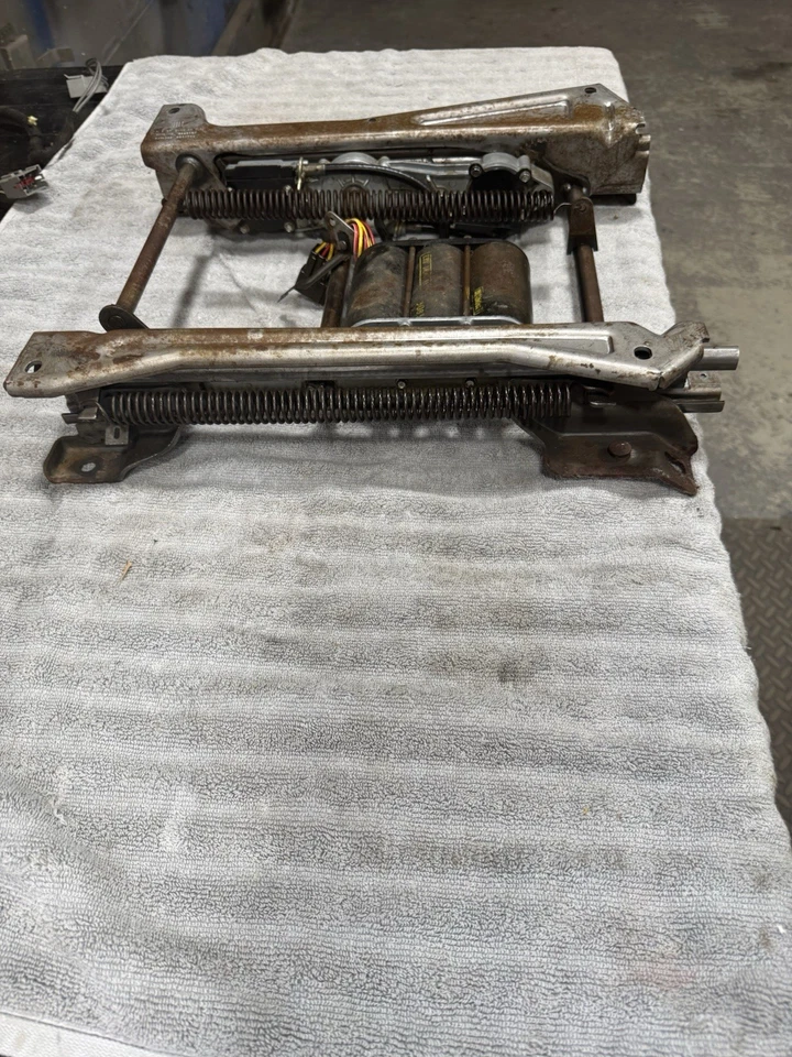 Lincoln Mark VII 1984-1992 base asiento eléctrico con motores lado del pasajero derecho LSC OEM Foto 2 de 4