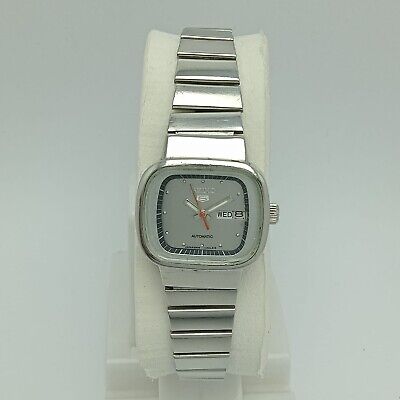 Seiko 5 Automatic 2906-5220 Day/Date Vintage Women's Watch Seiko 5 Automatic 2906-5220 Day/Date Vintage Women's Watch