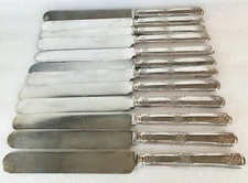 Wm. Rogers Mfg. Co. Warranted 12 DWT Unknown Floral Pattern Set of 12 Dinner Kni