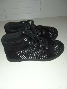 girls all black tennis shoes