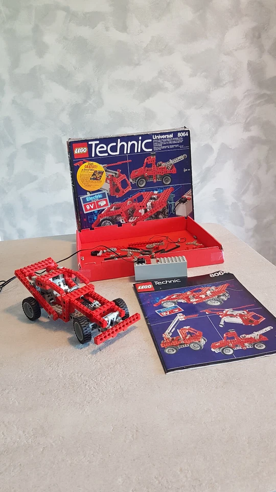 LEGO Technic 8064 Motorized Universal Building Set, photo 1 sur 4