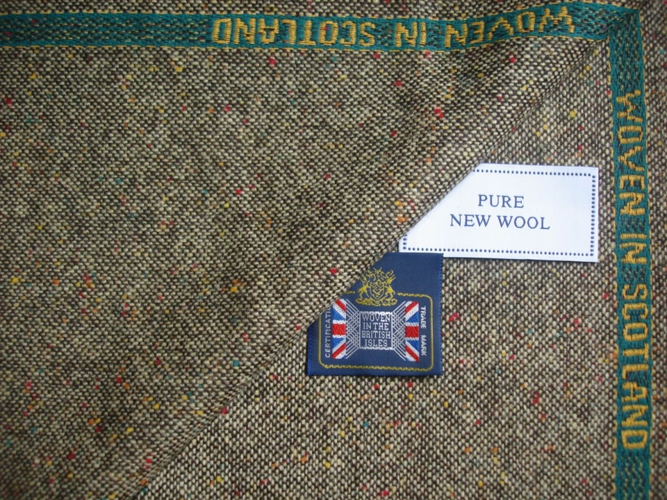 100% REINE SCHURWOLLE DONEGAL TWEED JACKENSTOFF - MADE IN SCOTLAND - 2,45 m.