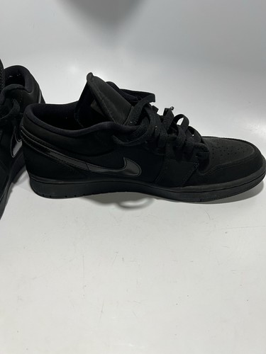 Air Jordan 1 Low Size 7.5 black. Worn only a few times. Very clean! 553558-056 - Picture 3 of 24