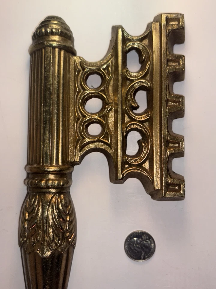 RELOJ/ESPEJO ANTIGUO GRANDE DE LATÓN DORADO ORNAMENTADO CON MARCO DE LLAVE GIGANTE MONTAJE DE COLECCIÓN OIG 23" Foto 3 de 4