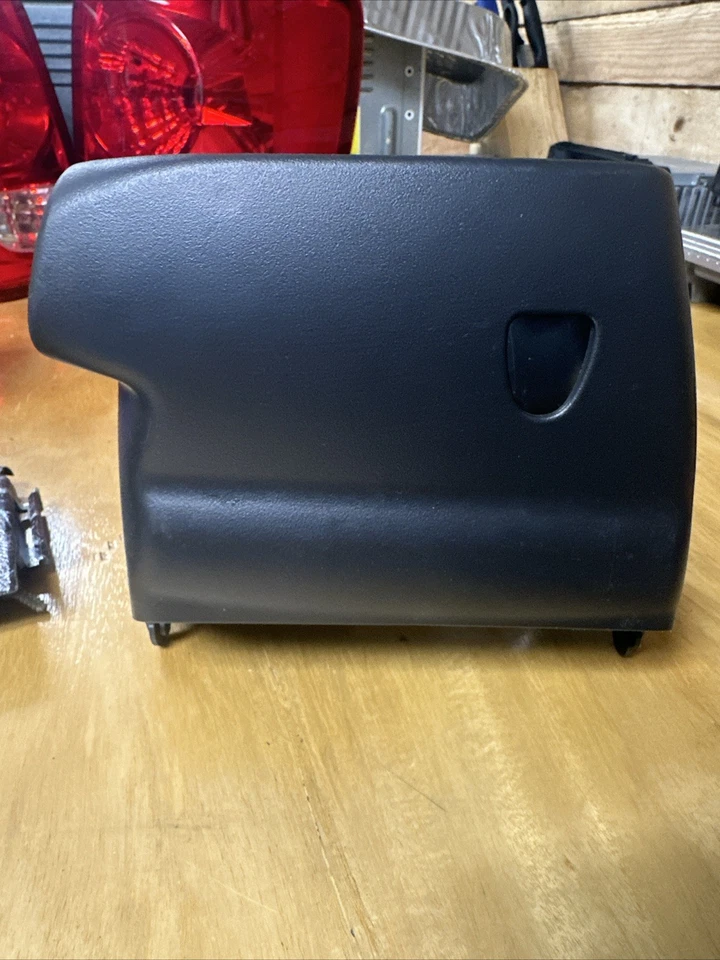 Cubierta de columna de dirección Chevrolet Impala 2009-2011 usada 26107533 OEM Foto 3 de 4