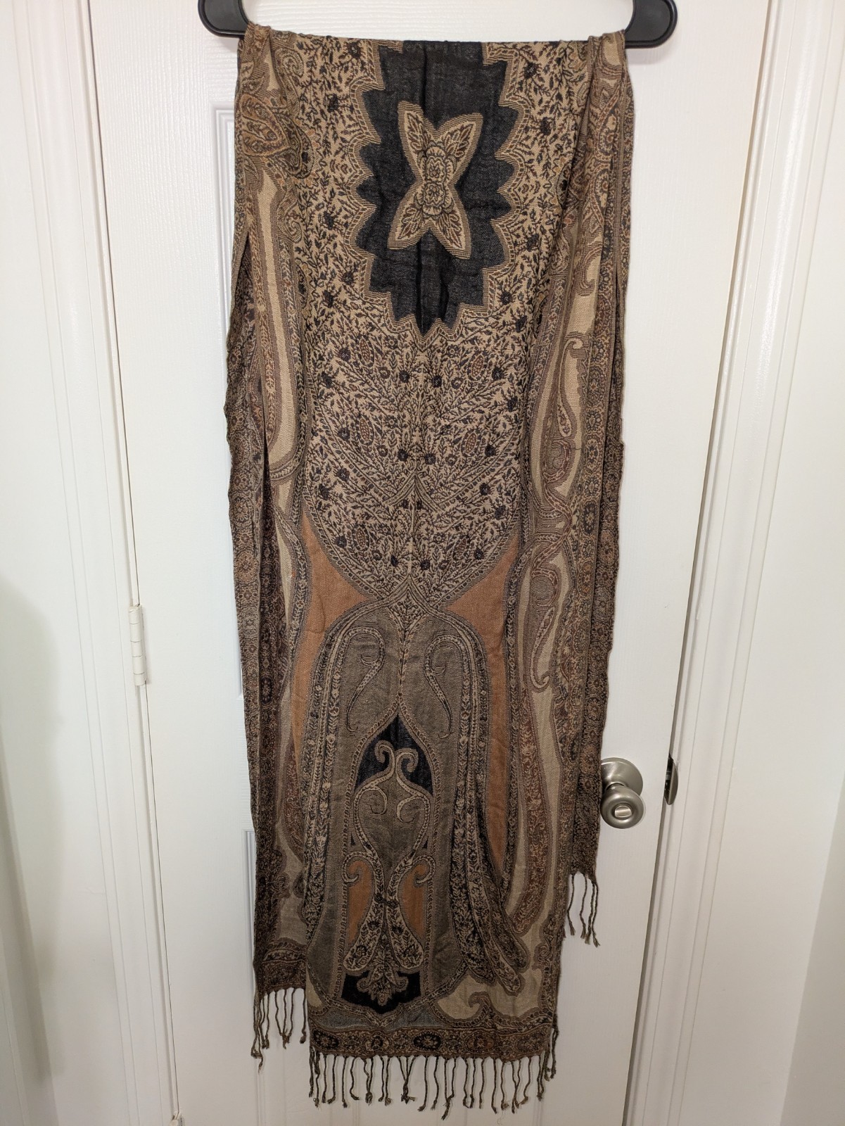 Rectangular scarf with paisley pattern in brown, … - image 2