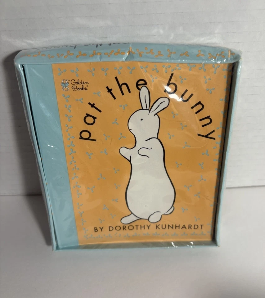 "Nuevo y Usado en Excelente Condición Lote Pat The Bunny, 8"" Peluche, Libro Sensorial, Estaño y Sonajero de Muñeca LEER Foto 4 de 4