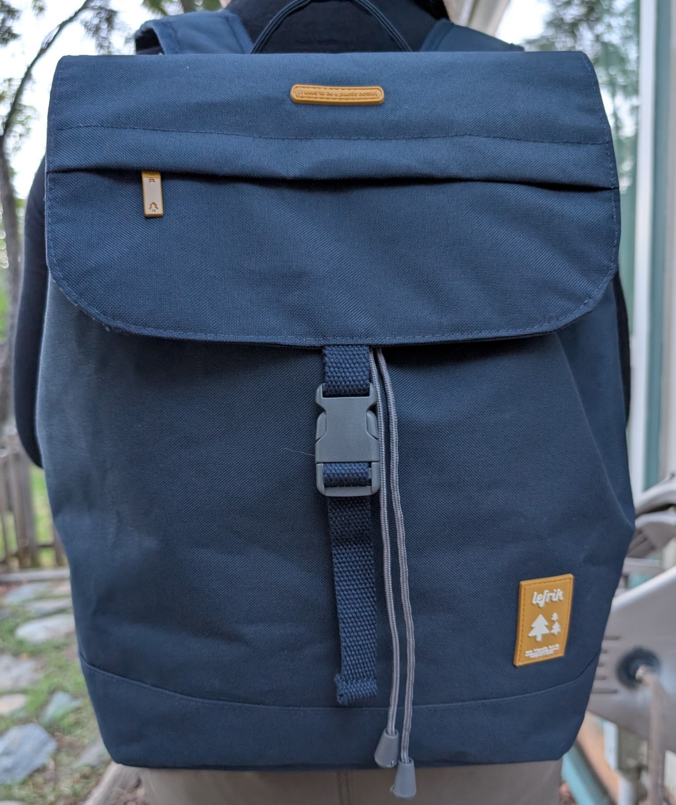Mochila diaria Lefrik Dark Lake tela ecológica diseñada en España