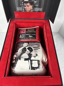 MGM Grand - Limited Edition Muhammad ALI Signed Glove And Box