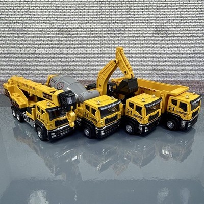 4er Set Bautechnik Fahrzeuge Spielzeug LKW Konvolut mit beweglichen Teilen