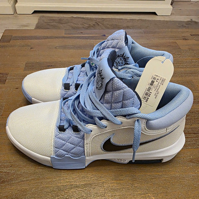 Nike LeBron Witness VIII Herren Basketballschuhe EUR 43 Blau/Weiß/Schwarz HQ2139