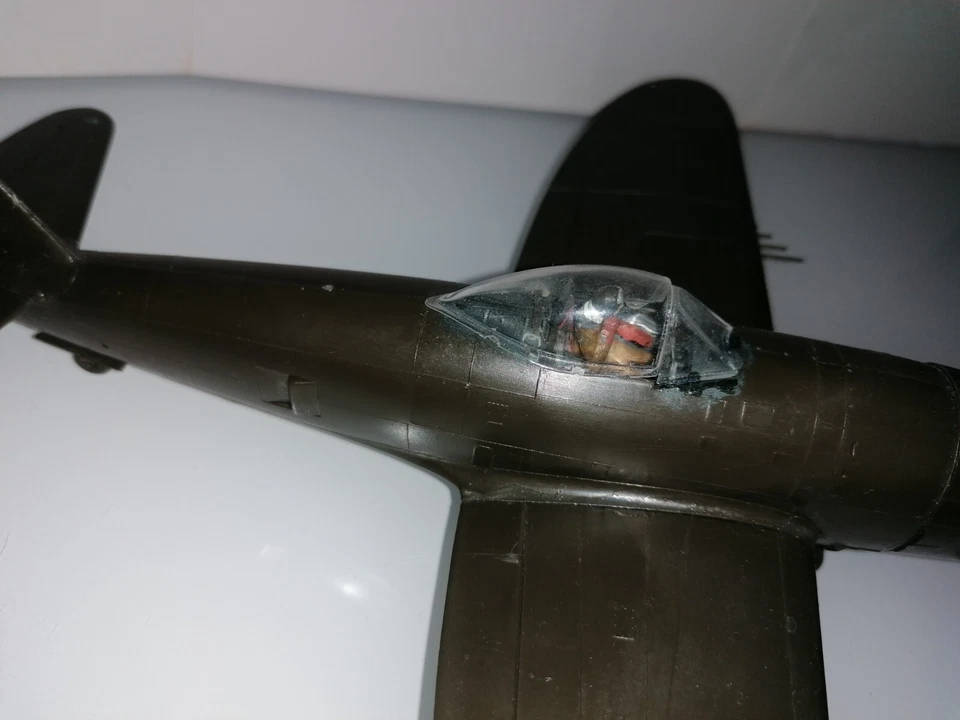 MONOGRAM 1/48 P-47D THUNDERBOLT vintage no box - Immagine 2 di 4